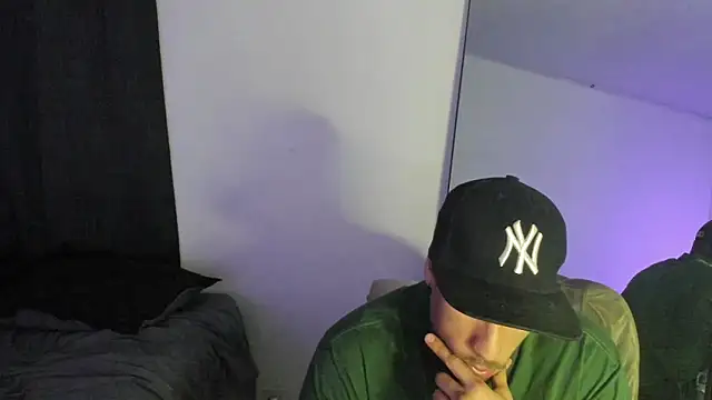 ThiagoLugo online show from December 5, 3:59 am