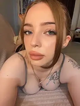 Snapshot of Hannah_xBaby chatting on June 14, 8:05 am Hannah xBaby online show from June 14, 8:05 am