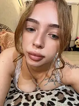 Snapshot of Hannah_xBaby chatting on June 21, 1:24 pm Hannah xBaby online show from June 21, 1:24 pm