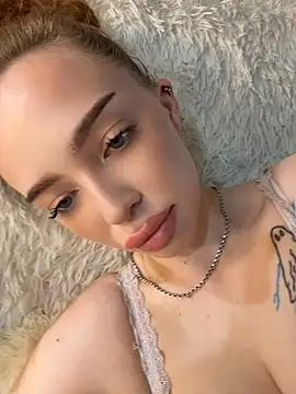 Snapshot of Hannah_xBaby chatting on July 3, 12:00 pm Hannah xBaby online show from July 3, 12:00 pm