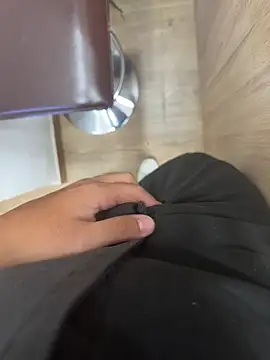 Snapshot of Mrdim26 chatting on October 7, 2:03 pm Mrdim26 online show from October 7, 2:03 pm