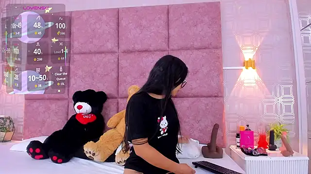 Snapshot of AmyStar1 chatting on June 23, 9:35 pm AmyStar1 online show from June 23, 9:35 pm
