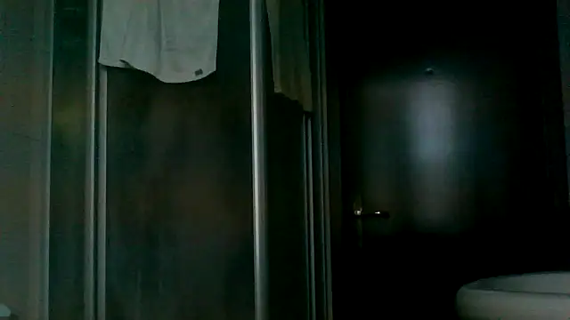 Snapshot of ynroh_87 chatting on January 9, 2:42 pm ynroh 87 online show from January 9, 2:42 pm