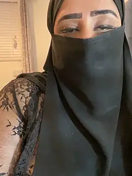 Snapshot of Pari_Persianbaddie6 chatting on April 9, 12:21 am Pari Persianbaddie6 online show from April 9, 12:21 am