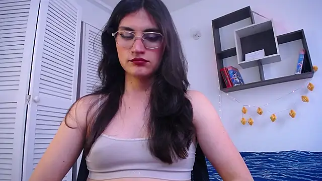 Snapshot of selene_s3x chatting on November 15, 9:32 pm selene s3x online show from November 15, 9:32 pm