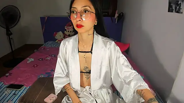 Snapshot of Anais_lux chatting on May 22, 12:18 am Anais lux online show from May 22, 12:18 am