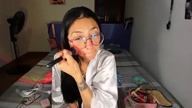 Snapshot of Anais_lux chatting on May 30, 11:46 pm Anais lux online show from May 30, 11:46 pm