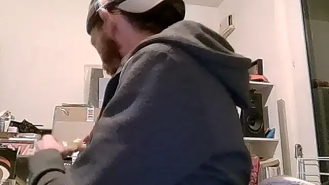 Snapshot of captainckring chatting on June 11, 2:53 am captainckring online show from June 11, 2:53 am