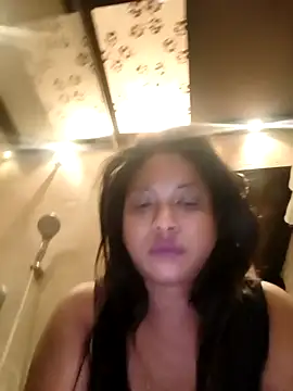Snapshot of hornyzinia123 chatting on April 19, 8:55 pm hornyzinia123 online show from April 19, 8:55 pm