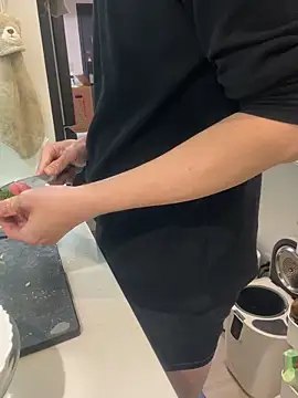 qaz23257 online show from March 10, 7:35 am