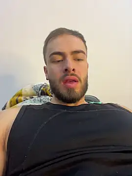 Snapshot of MaxDell chatting on April 29, 6:03 pm MaxDell online show from April 29, 6:03 pm