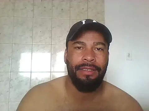 Snapshot of OliveiraSeven chatting on May 2, 2:33 pm OliveiraSeven online show from May 2, 2:33 pm
