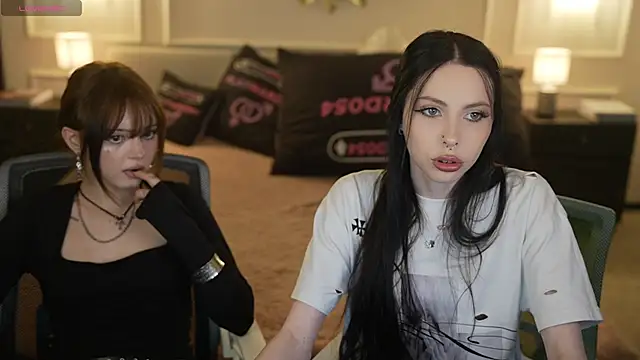 Snapshot of VivianSweet_ chatting on June 6, 2:33 pm VivianSweet online show from June 6, 2:33 pm