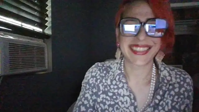 mayra mayhem online show from April 16, 3:13 pm