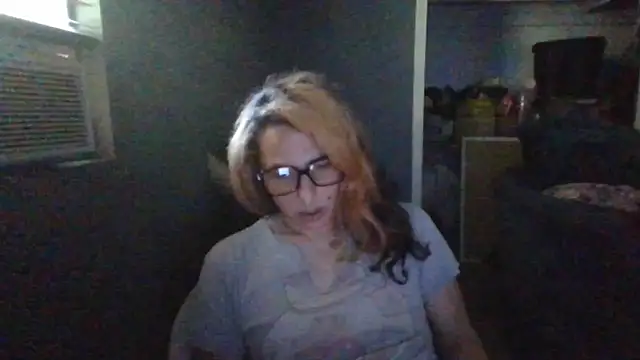 Snapshot of mayra_mayhem chatting on June 18, 4:00 pm mayra mayhem online show from June 18, 4:00 pm