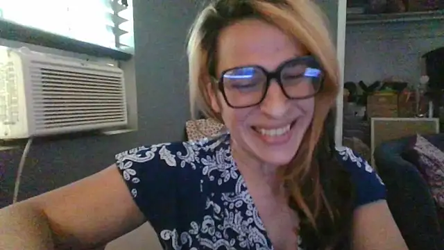 Snapshot of mayra_mayhem chatting on July 27, 1:51 pm mayra mayhem online show from July 27, 1:51 pm