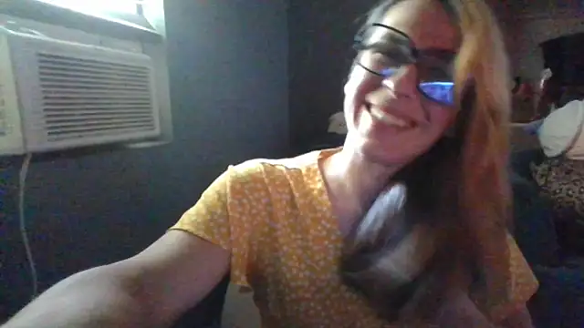 Snapshot of mayra_mayhem chatting on August 3, 4:00 pm mayra mayhem online show from August 3, 4:00 pm