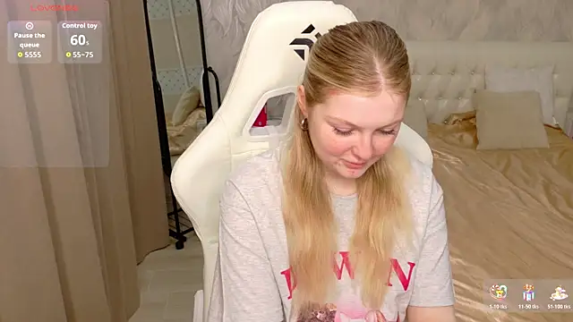 AmeliaDiamond online show from April 4, 12:31 am