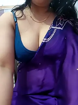 Snapshot of roshni_agrawal0 chatting on January 17, 7:46 am roshni agrawal0 online show from January 17, 7:46 am