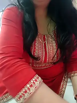 Snapshot of roshni_agrawal0 chatting on February 7, 7:34 am roshni agrawal0 online show from February 7, 7:34 am