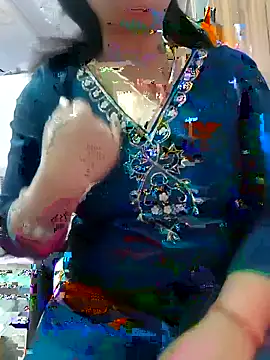 Snapshot of roshni_agrawal0 chatting on February 13, 5:31 pm roshni agrawal0 online show from February 13, 5:31 pm