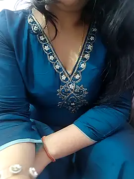 Snapshot of roshni_agrawal0 chatting on February 15, 1:20 pm roshni agrawal0 online show from February 15, 1:20 pm