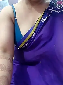 Snapshot of roshni_agrawal0 chatting on February 24, 1:31 pm roshni agrawal0 online show from February 24, 1:31 pm