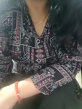 Snapshot of roshni_agrawal0 chatting on March 3, 11:16 am roshni agrawal0 online show from March 3, 11:16 am