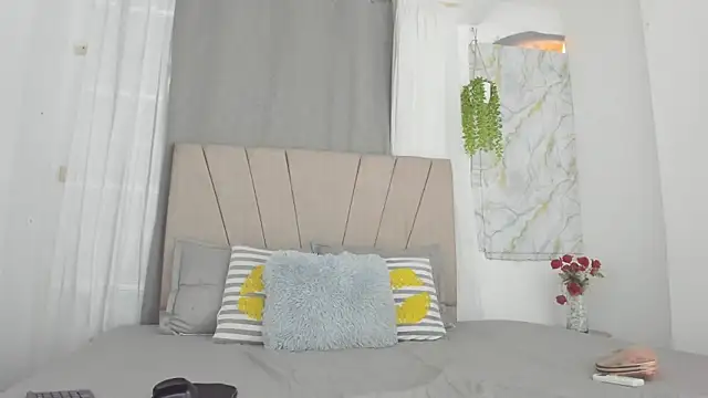 Lady miss    online show from March 19, 1:15 pm