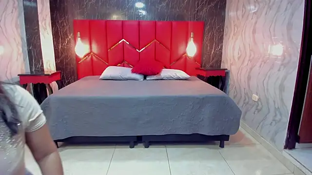 LatinaHoleQueen online show from November 22, 2:27 pm