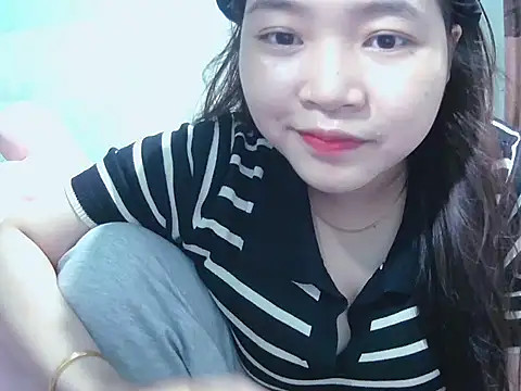 Lily3322 online show from September 28, 3:17 pm