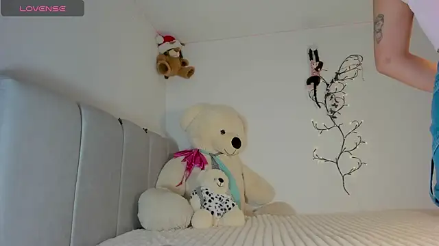 Snapshot of Sarahcutexoxox chatting on May 23, 10:03 pm Sarahcutexoxox online show from May 23, 10:03 pm