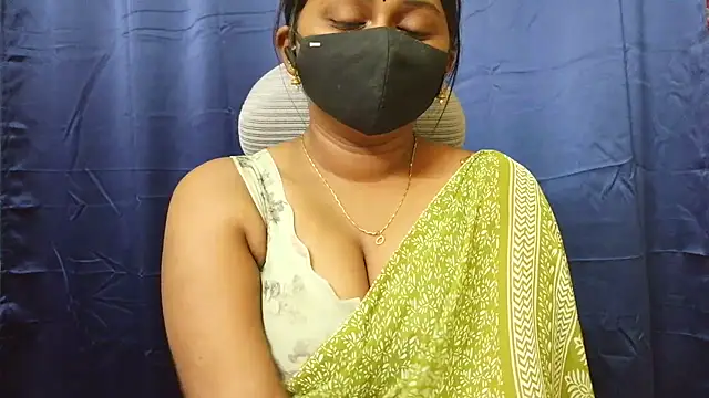Snapshot of Pavani-Sexy chatting on July 9, 5:28 pm Pavani-Sexy online show from July 9, 5:28 pm