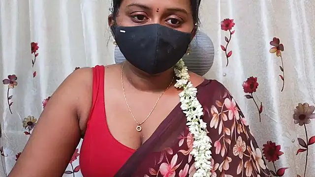 Snapshot of Pavani-Sexy chatting on July 16, 4:40 am Pavani-Sexy online show from July 16, 4:40 am