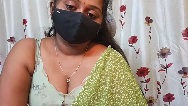 Snapshot of Pavani-Sexy chatting on July 18, 5:06 pm Pavani-Sexy online show from July 18, 5:06 pm