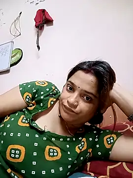 Snapshot of Trisha_71 chatting on April 25, 5:43 am Trisha 71 online show from April 25, 5:43 am