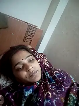 Snapshot of Trisha_71 chatting on April 28, 6:18 am Trisha 71 online show from April 28, 6:18 am
