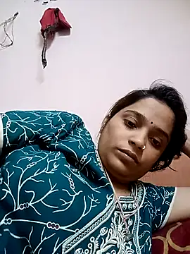 Snapshot of Trisha_71 chatting on May 6, 5:25 am Trisha 71 online show from May 6, 5:25 am