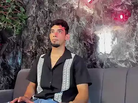 Snapshot of prince_arthur77 chatting on June 5, 1:17 pm prince arthur77 online show from June 5, 1:17 pm
