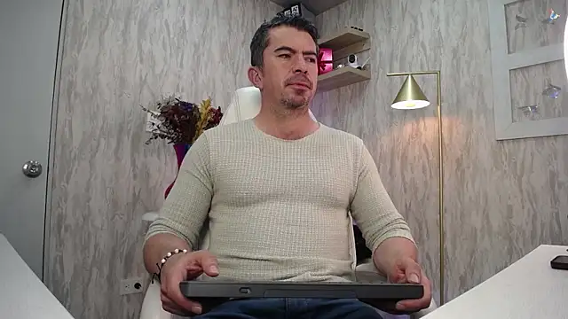 JuanKFit 45 online show from February 25, 3:38 am