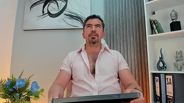 Snapshot of JuanKFit_45 chatting on May 27, 3:14 am JuanKFit 45 online show from May 27, 3:14 am