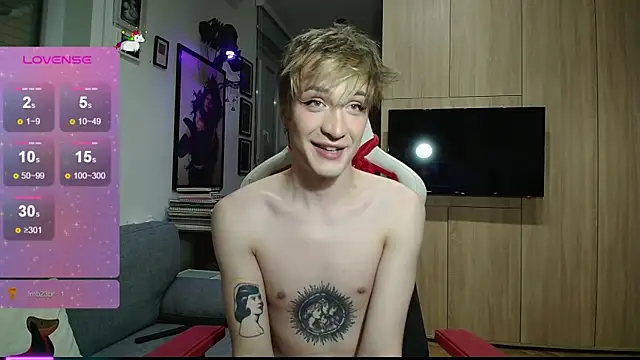 Snapshot of Crystal_Valentine chatting on September 9, 11:48 pm Crystal Valentine online show from September 9, 11:48 pm