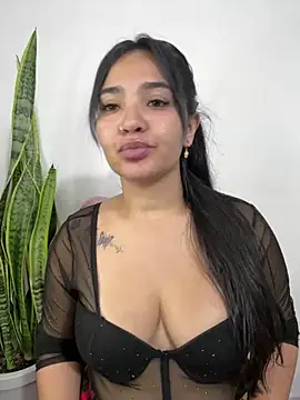 Snapshot of meli__brown chatting on May 4, 7:54 pm meli brown online show from May 4, 7:54 pm