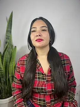 Snapshot of meli__brown chatting on May 26, 3:24 am meli brown online show from May 26, 3:24 am