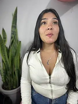 Snapshot of meli__brown chatting on May 31, 5:37 am meli brown online show from May 31, 5:37 am