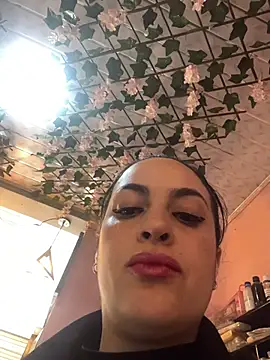 Snapshot of karolNails chatting on February 24, 7:45 pm karolNails online show from February 24, 7:45 pm