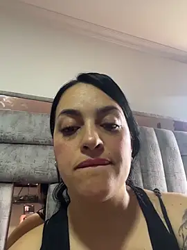 Snapshot of karolNails chatting on March 3, 7:42 pm karolNails online show from March 3, 7:42 pm