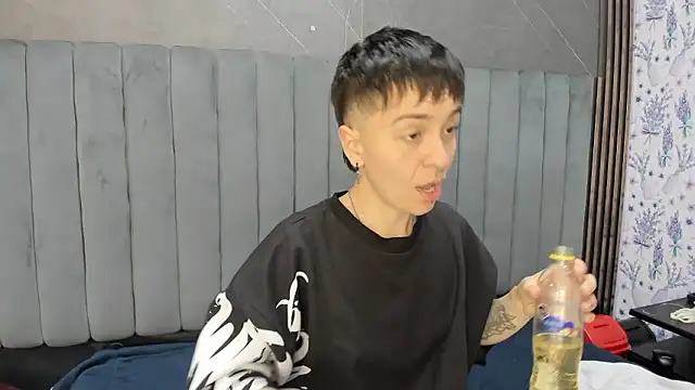 Snapshot of _Hannah_Hot chatting on January 18, 2:48 am Hannah Hot online show from January 18, 2:48 am