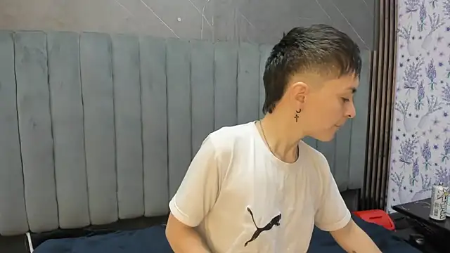 Snapshot of _Hannah_Hot chatting on January 19, 2:37 am Hannah Hot online show from January 19, 2:37 am