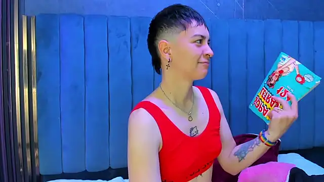 Snapshot of _Hannah_Hot chatting on February 13, 3:02 am Hannah Hot online show from February 13, 3:02 am